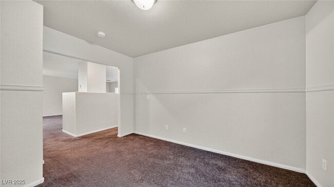 Building Photo - 10460 Wellington Manor Ave