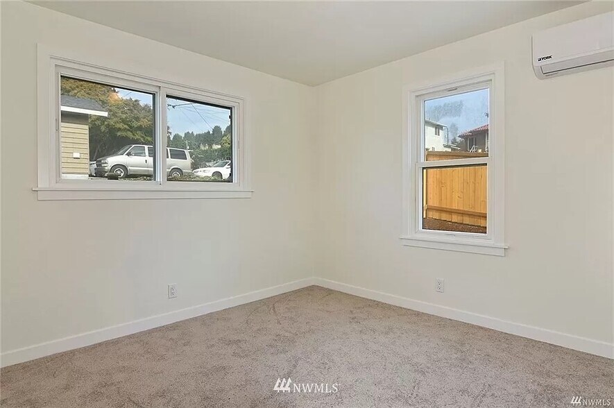 Building Photo - 3716 S Roxbury St