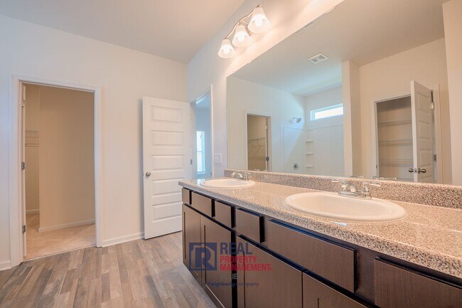Building Photo - Welcome to Your Dream Home in Adairsville!