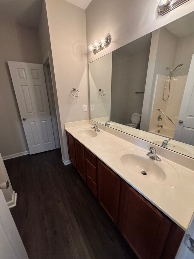 Building Photo - Amazing Deal! Great Location! 3 Bedroom 2.5 Bath Town Home! Playground in community!