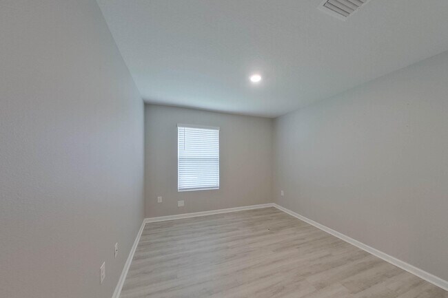 Building Photo - 416 Monarch Ln