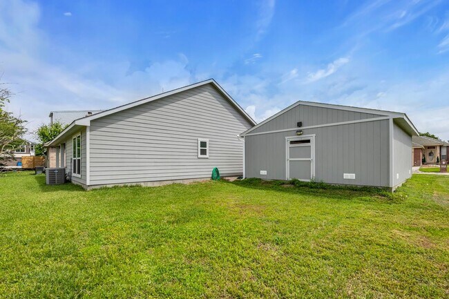 Building Photo - 13005 Centaurus Ct