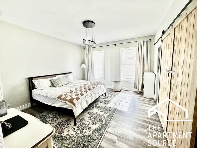 Building Photo - 148 Kimball St