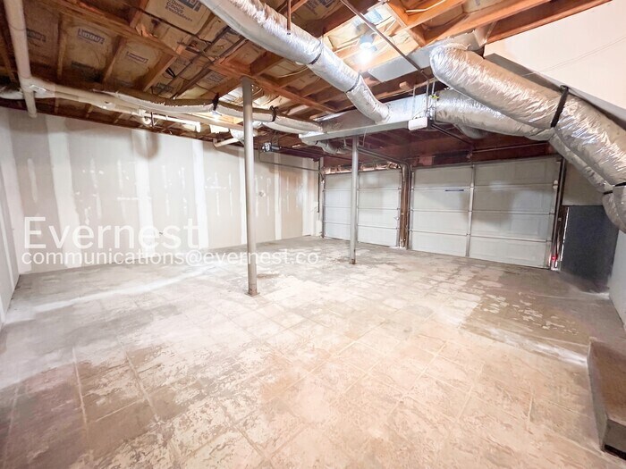 Building Photo - 229 Hampton Dr