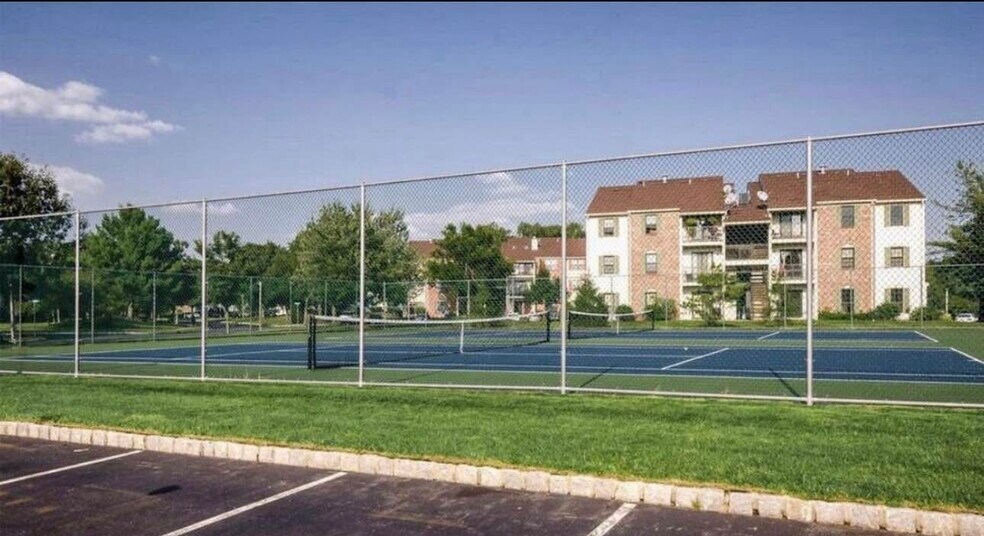 Building Photo - 49 Joyner Ct