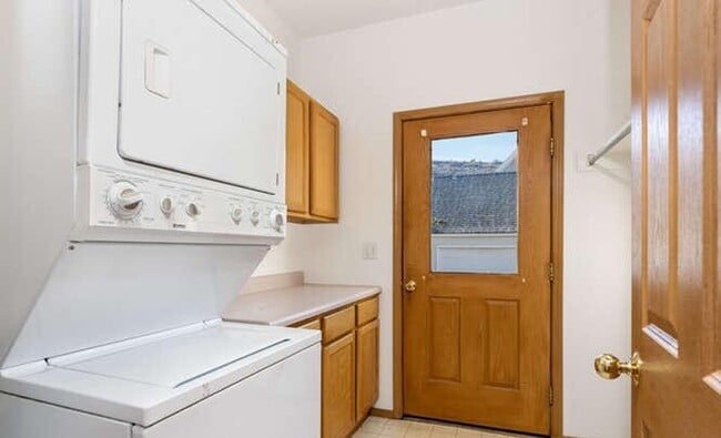 Building Photo - 1608 Crawford Way