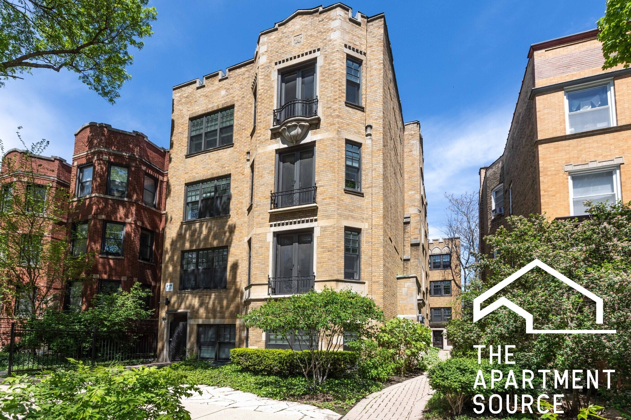 Building Photo - 1352 W Carmen Ave