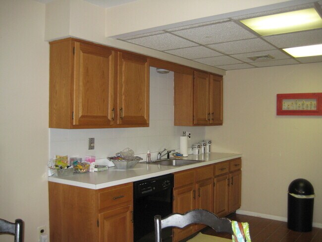 Building Photo - 103 Park Ave