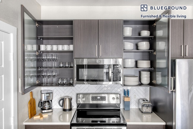 Building Photo - 1620 E Riverside Dr