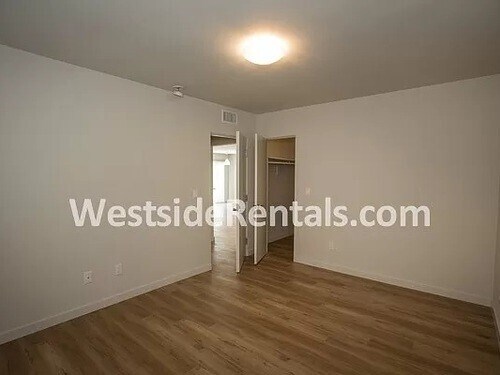 Building Photo - 3449 Keystone Ave