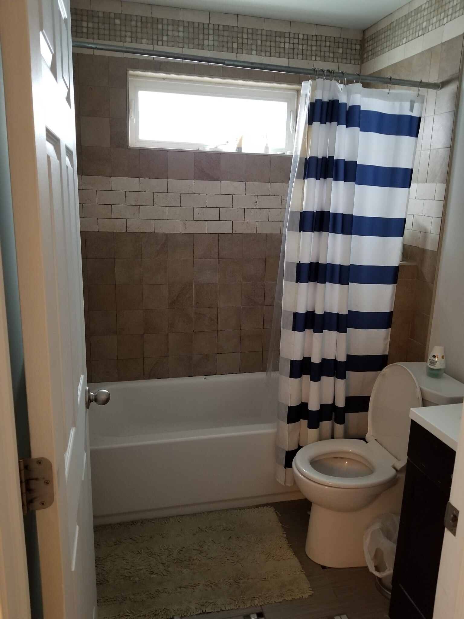 Bathroom - 553 Mercer St