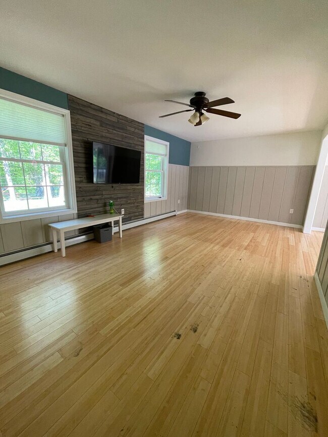 Building Photo - 7 Browns Freehold