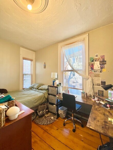 Building Photo - 44 Delle Ave