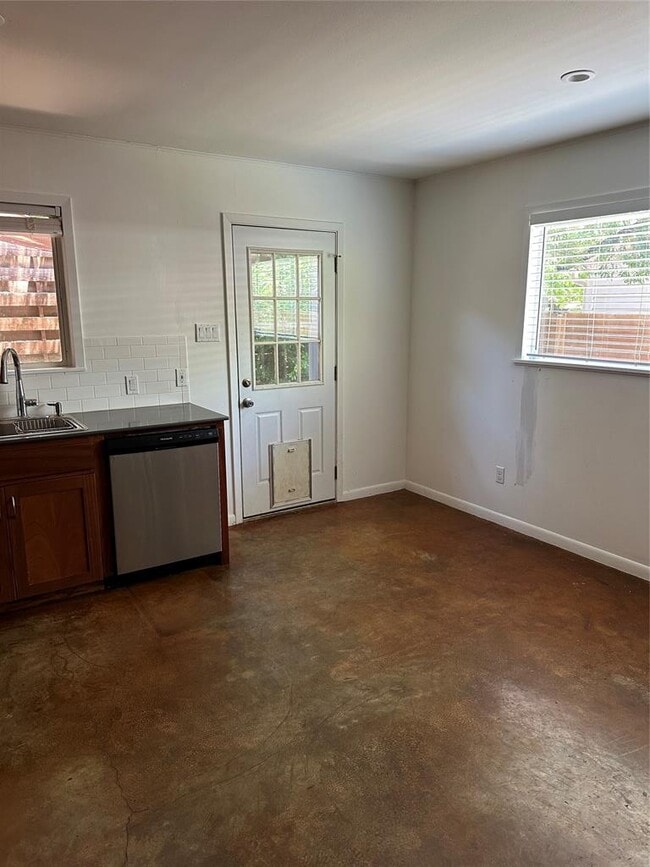Building Photo - 4503 Clawson Rd