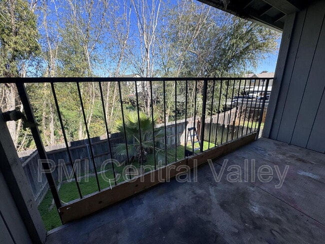 Building Photo - 417 Sutter St