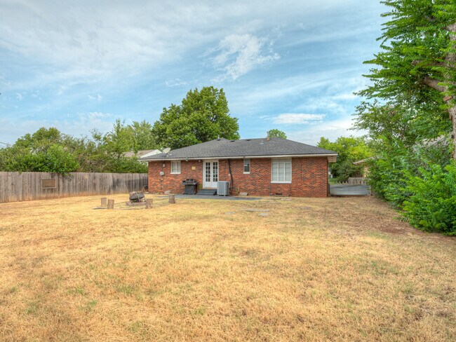 Building Photo - 1724 Churchill Way