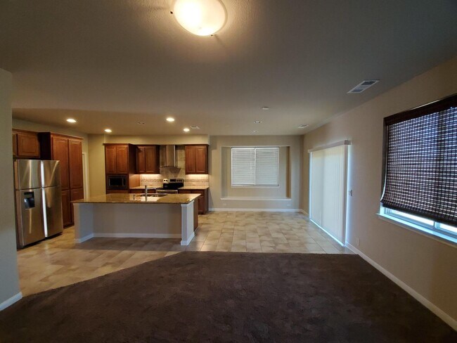 Building Photo - Beautiful Lavon home over 2600 sqft!