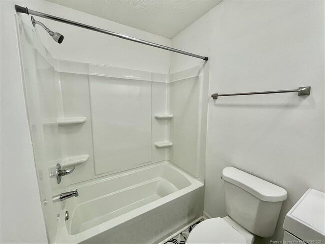 Building Photo - 2816 E Cramer Dr