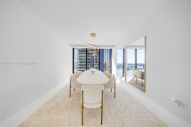 Building Photo - 700 NE 24th St