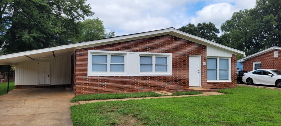 Building Photo - 1309 Guest St