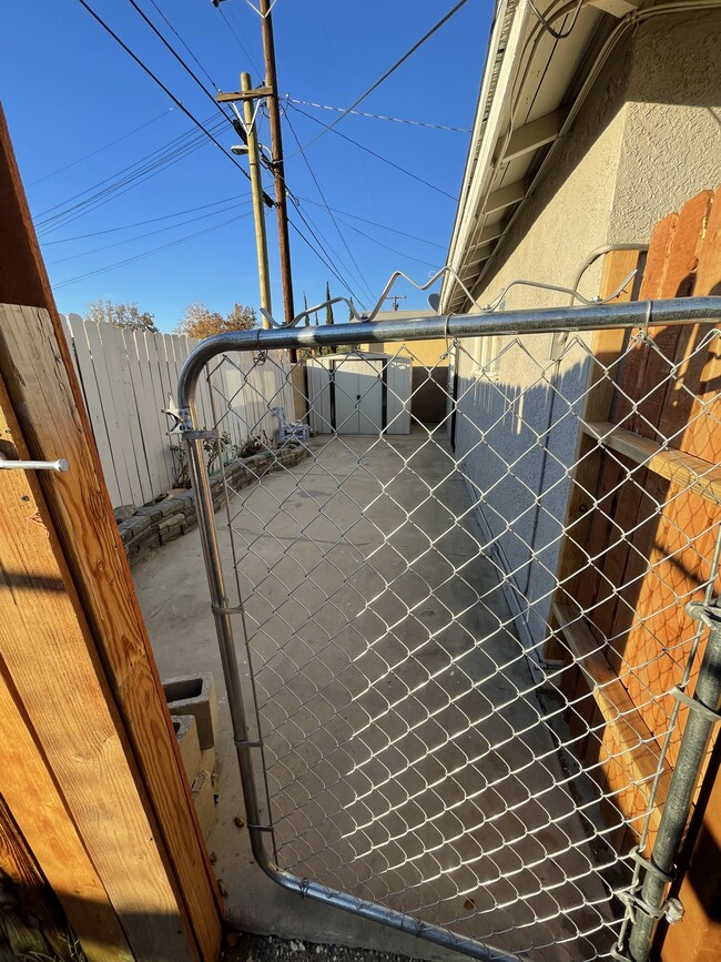 Building Photo - 44321 Elm Ave