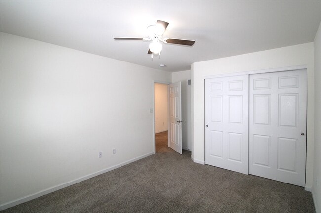 Building Photo - 130 Prairie Wind Dr