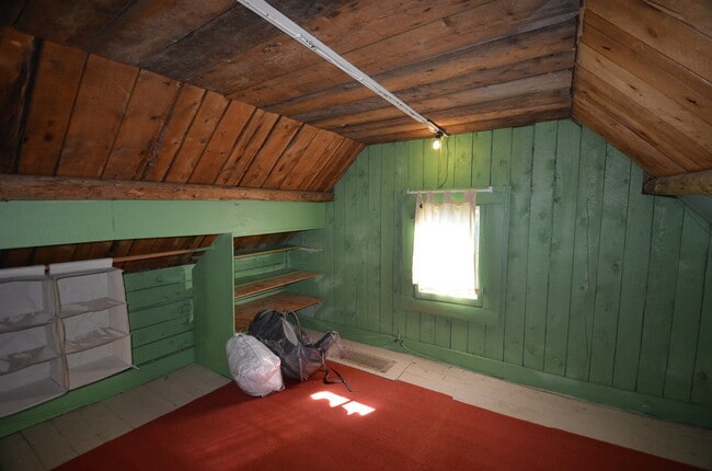 Building Photo - Historic Home, Downtown Breck! Pets welcome!