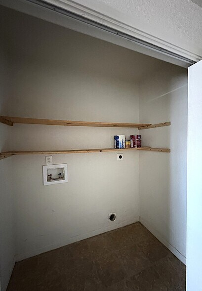 Building Photo - 2111 Jennifer Dr