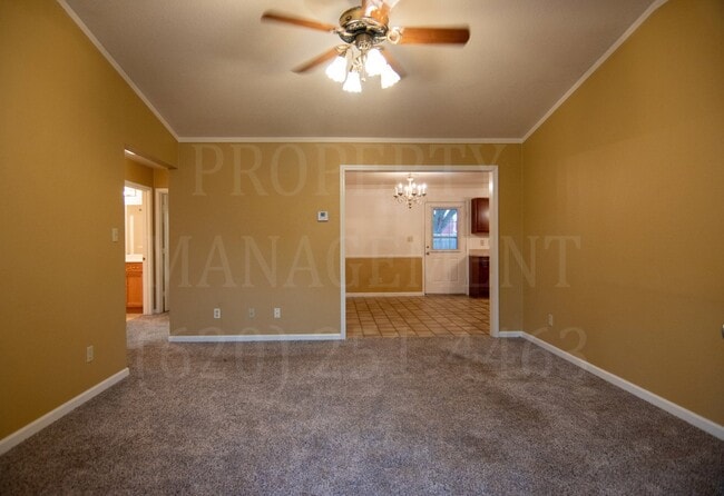 Building Photo - 2 Bedroom 2 Bath