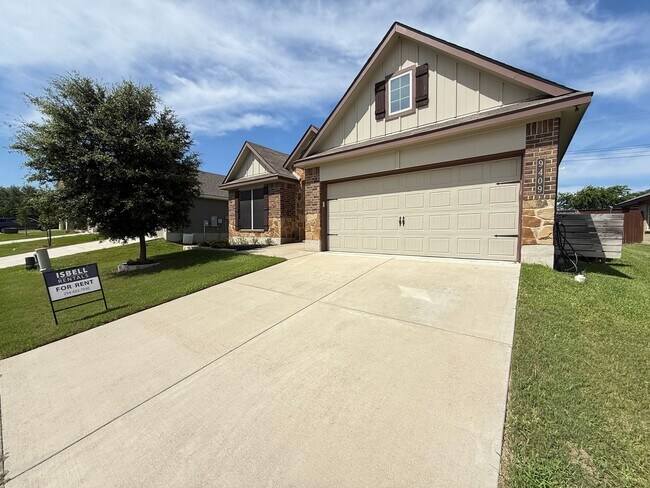Building Photo - RENT REDUCTION & NEW IN MANAGEMENT - COMING SOON!