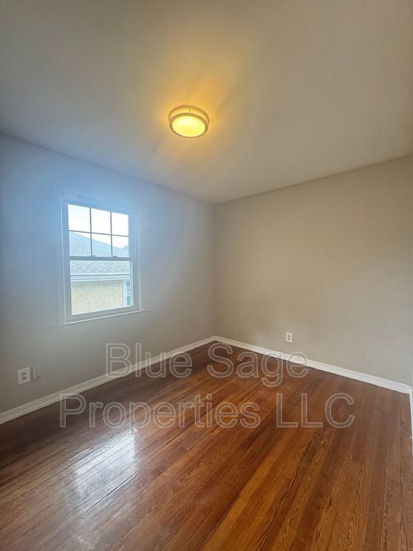 Building Photo - 3207 Albemarle Ave