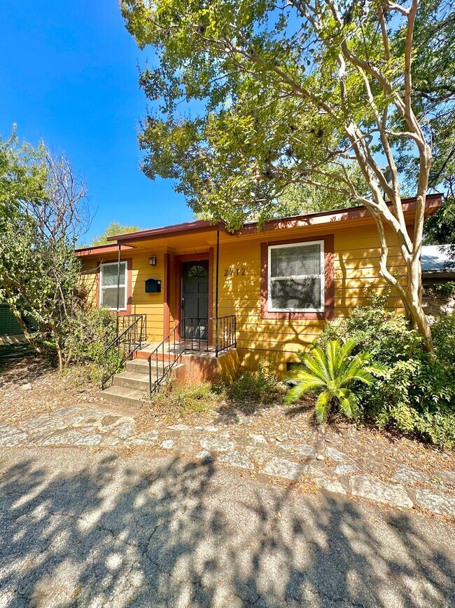 Primary Photo - 2 Bed/1 Bath in Austin, TX
