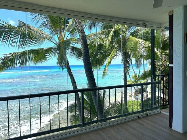 Building Photo - Gold Coast, Tropic Seas - 2BR/2BA/Street Parking Only