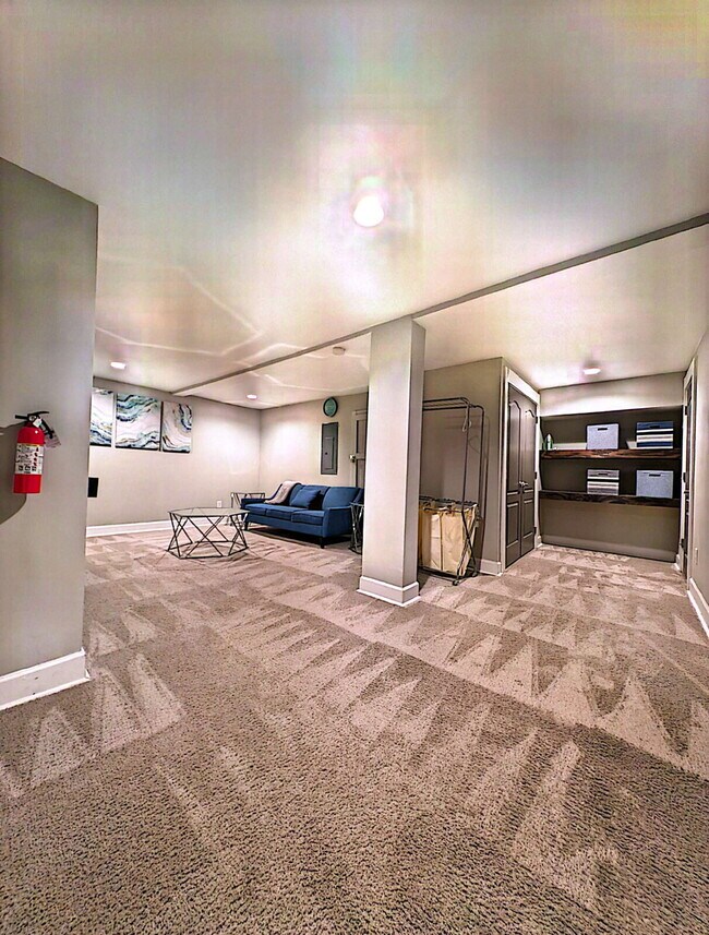 Building Photo - Stylish & Convenient Atlanta Room: All-Inclusive Living!