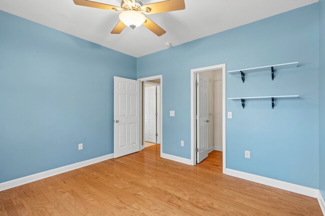 Building Photo - 212 Doral Dr