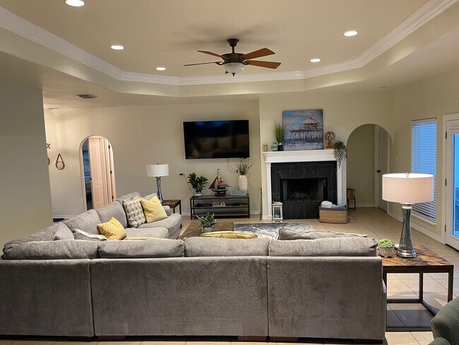 Building Photo - 14001 La Blanquilla Dr