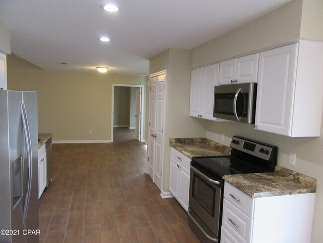 Building Photo - 7302 Rodgers Dr