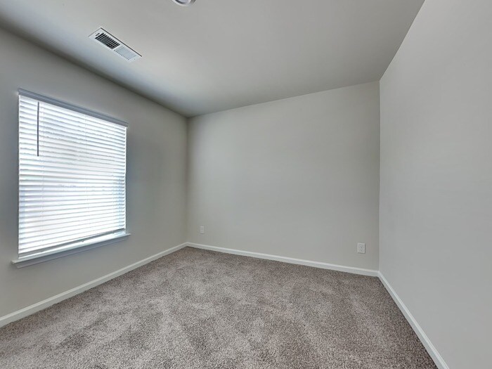 Building Photo - 498 Blue Garden Wy