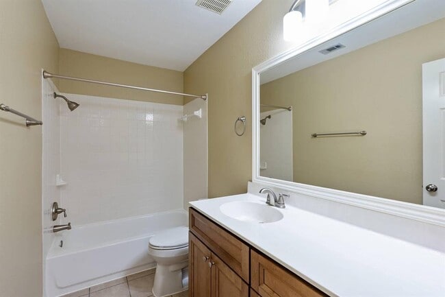 Building Photo - 14609 Ballycastle Trail