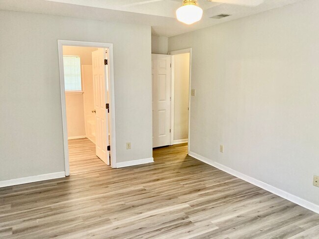 Building Photo - 4195 Litchfield Ln