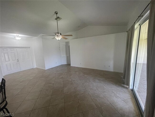 Building Photo - 2842 NW 5th Ave