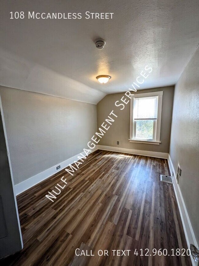 Building Photo - 108 McCandless St