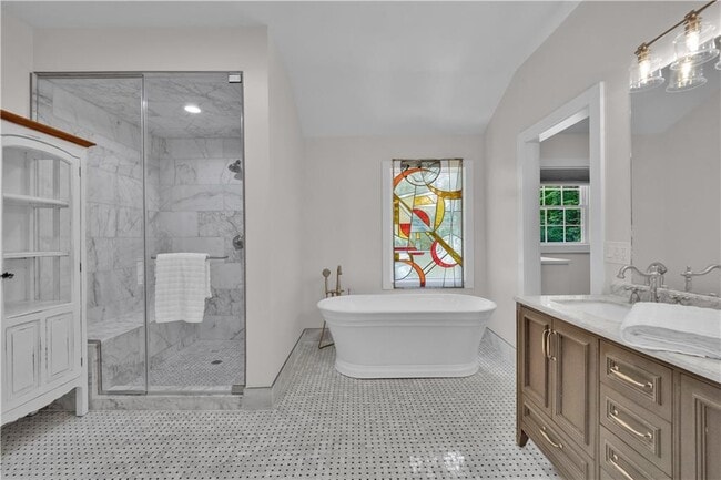 Building Photo - 225 Jayne Ellen Way