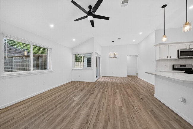 Building Photo - 17006 Enchanted Cir E