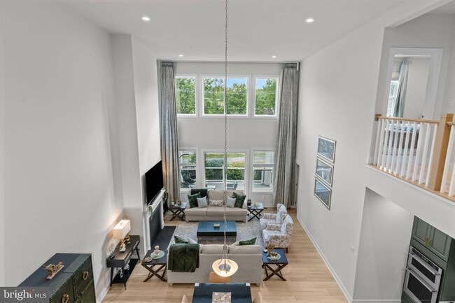 Building Photo - 15 Mill Creek Dr