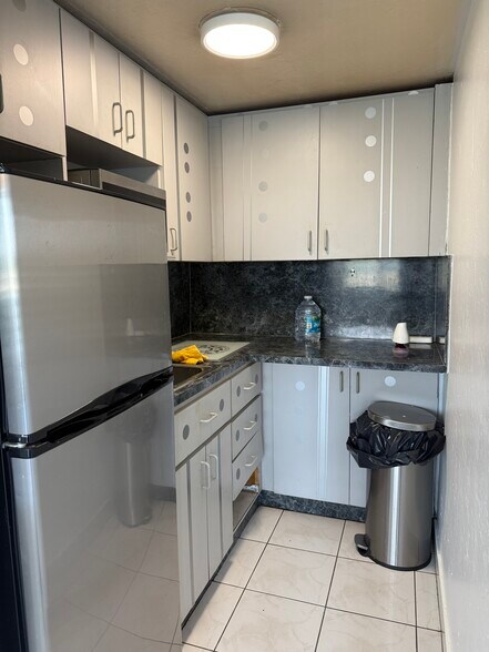 Building Photo - 6484 Indian Creek Dr