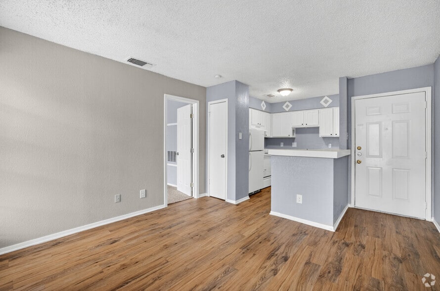 1BR, 1BA - 400SF - 1400 North
