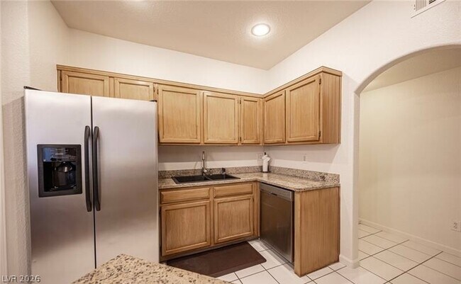 Building Photo - 6480 Annie Oakley Dr
