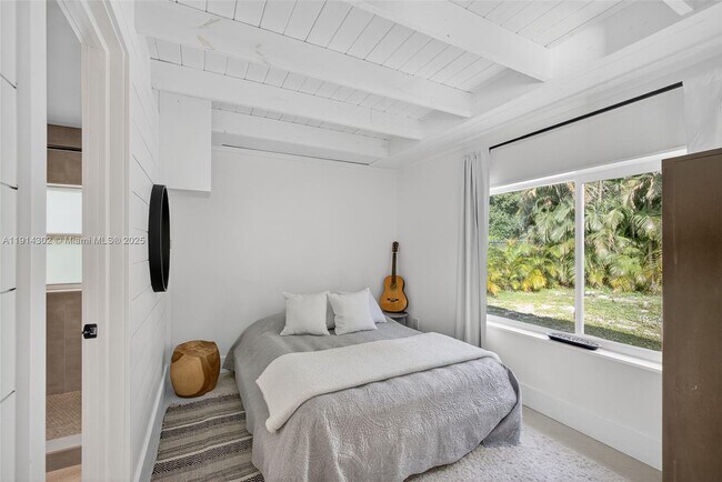 Building Photo - 11324 Palm Tree Ln