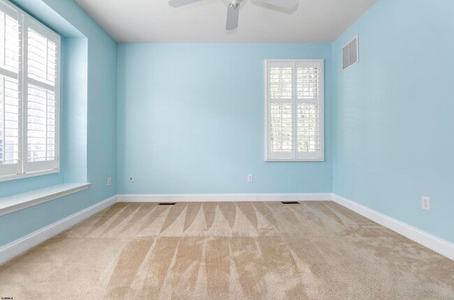 Building Photo - 113 Lighthouse Ln